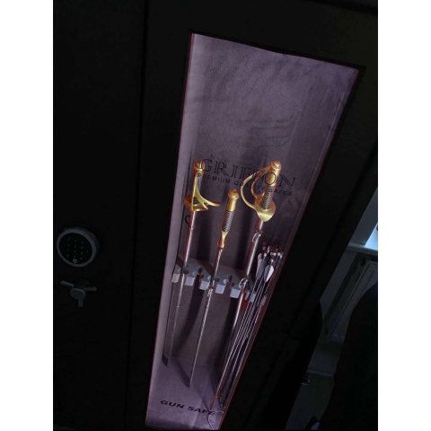 Griffon GG 700 E Brown luksuslik relvakapp vintpüssidele, püstolitele ja laskemoonale